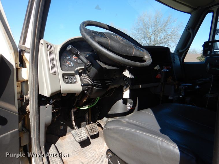 image for item JS9666 2009 International 7400  dump truck