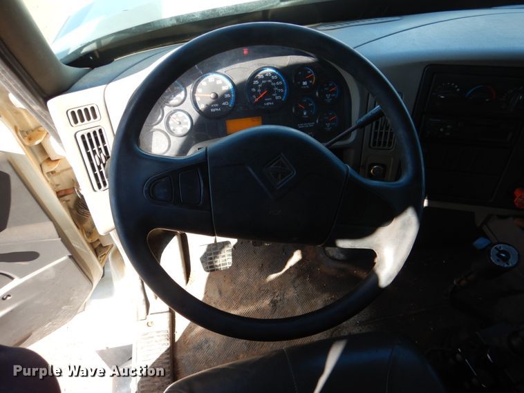 image for item JS9666 2009 International 7400  dump truck