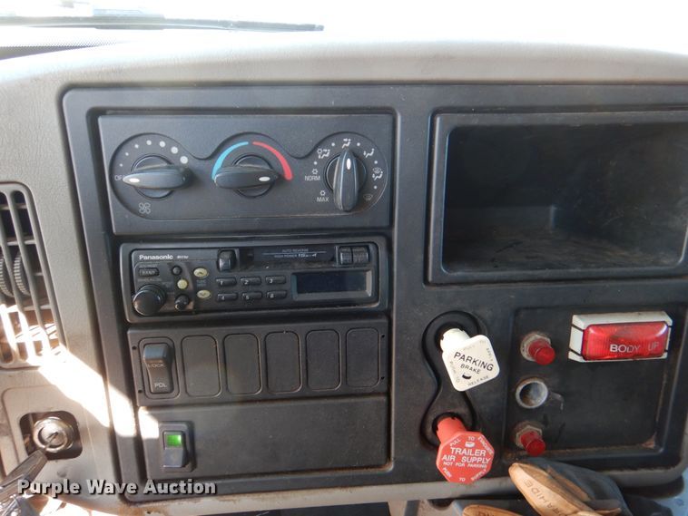 image for item JS9666 2009 International 7400  dump truck