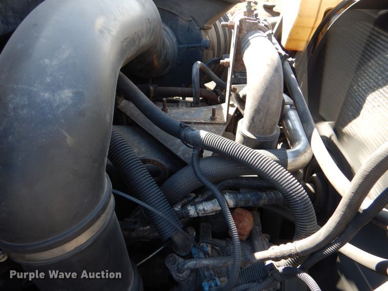 image for item JS9666 2009 International 7400  dump truck