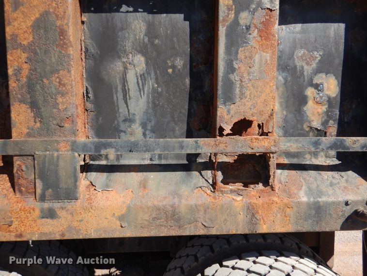 image for item JS9666 2009 International 7400  dump truck