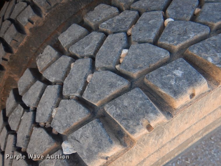 image for item JS9666 2009 International 7400  dump truck