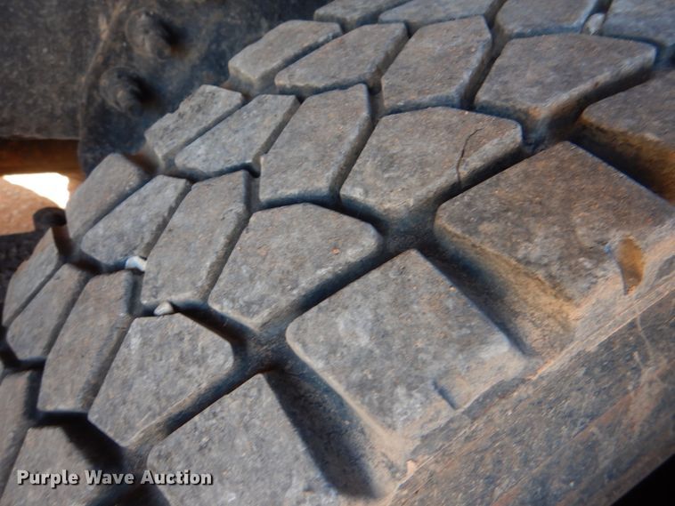 image for item JS9666 2009 International 7400  dump truck