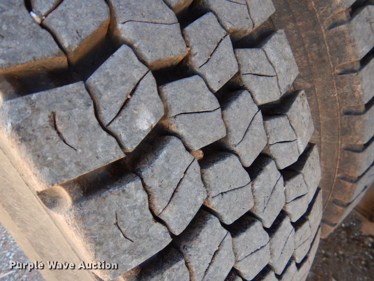 image for item JS9666 2009 International 7400  dump truck