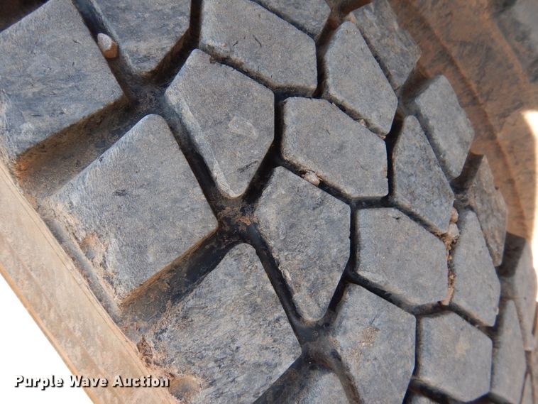 image for item JS9666 2009 International 7400  dump truck