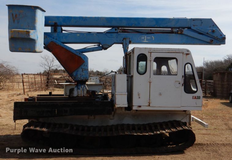 image for item JS9668 Flextrac Nodwell FN20  track carrier with bucket