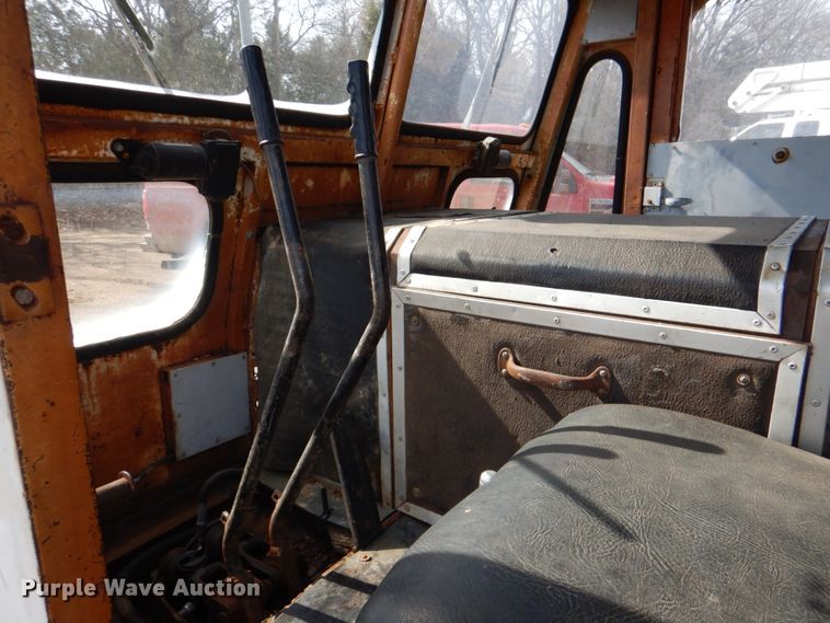 image for item JS9668 Flextrac Nodwell FN20  track carrier with bucket