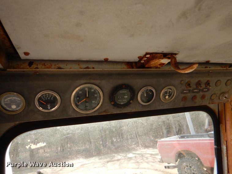 image for item JS9668 Flextrac Nodwell FN20  track carrier with bucket