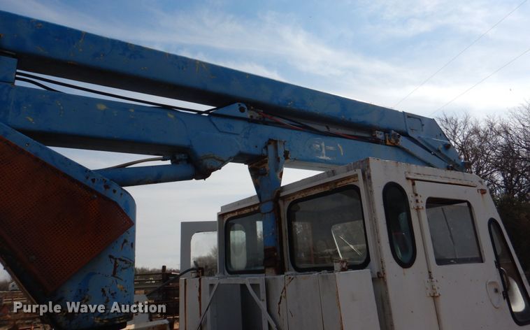 image for item JS9668 Flextrac Nodwell FN20  track carrier with bucket