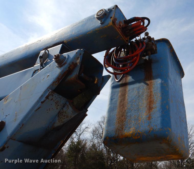 image for item JS9668 Flextrac Nodwell FN20  track carrier with bucket