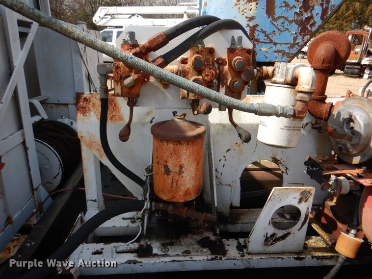 image for item JS9668 Flextrac Nodwell FN20  track carrier with bucket