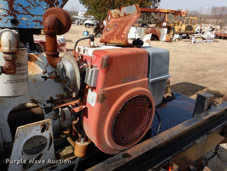 image for item JS9668 Flextrac Nodwell FN20  track carrier with bucket