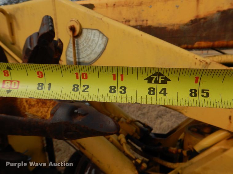 image for item JS9670 Bombardier MC74  track carrier with digger derrick