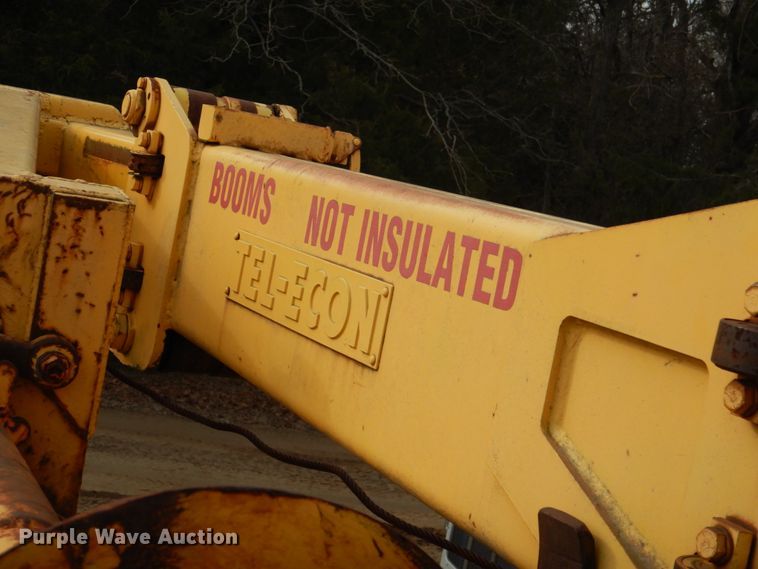 image for item JS9670 Bombardier MC74  track carrier with digger derrick