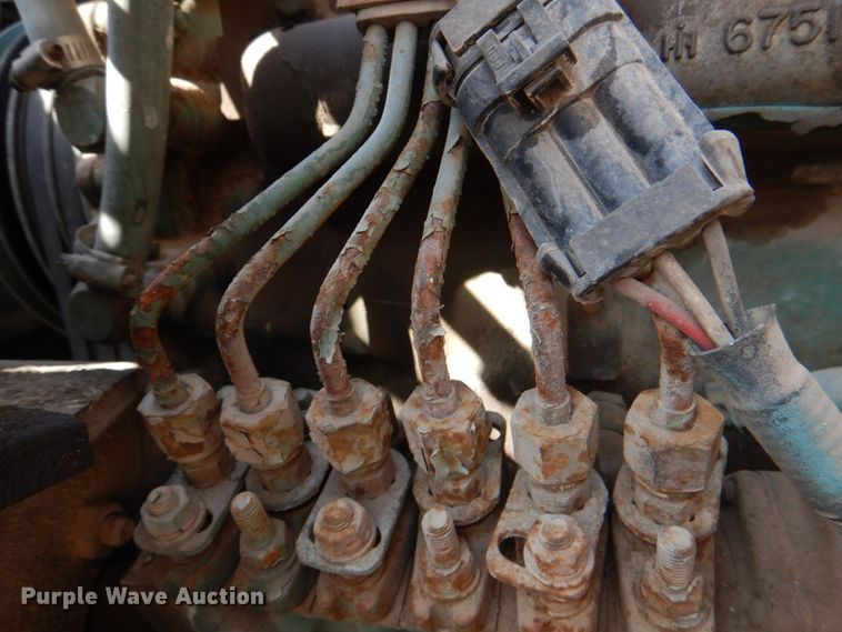 image for item JS9671 1990 International 4800  digger derrick truck