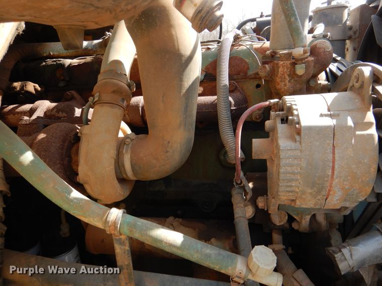 image for item JS9671 1990 International 4800  digger derrick truck