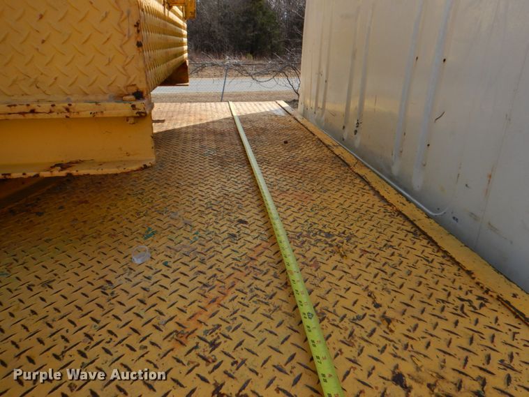 image for item JS9671 1990 International 4800  digger derrick truck