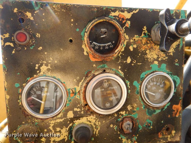 image for item JS9671 1990 International 4800  digger derrick truck