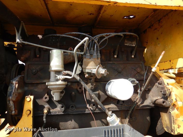 image for item JS9671 1990 International 4800  digger derrick truck
