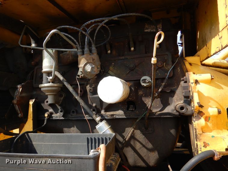 image for item JS9671 1990 International 4800  digger derrick truck