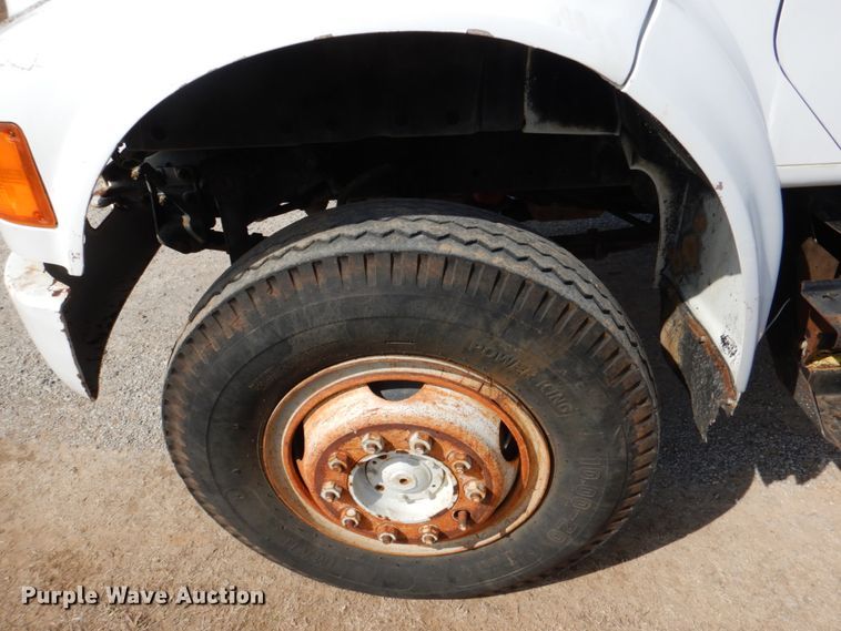 image for item JS9671 1990 International 4800  digger derrick truck