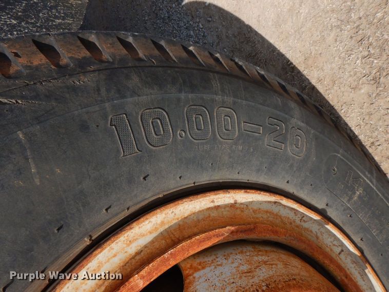 image for item JS9671 1990 International 4800  digger derrick truck