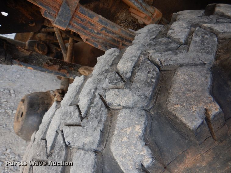 image for item JS9671 1990 International 4800  digger derrick truck