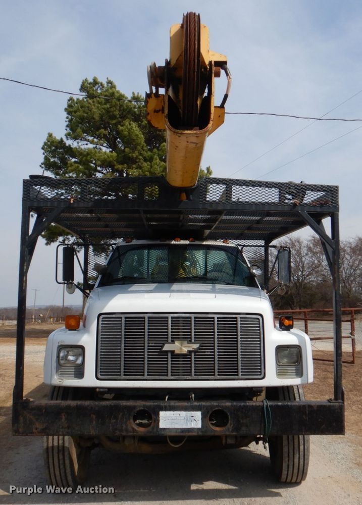 image for item JS9672 1995 Chevrolet Kodiak  bucket truck