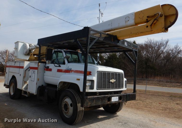 image for item JS9672 1995 Chevrolet Kodiak  bucket truck