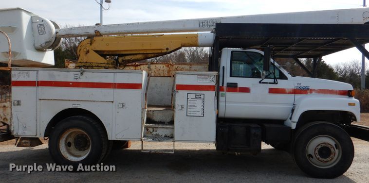 image for item JS9672 1995 Chevrolet Kodiak  bucket truck