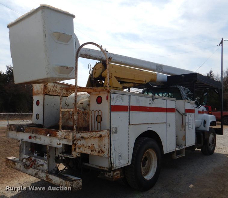 image for item JS9672 1995 Chevrolet Kodiak  bucket truck