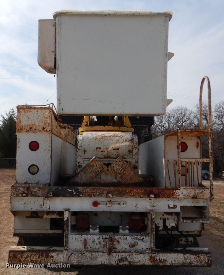 image for item JS9672 1995 Chevrolet Kodiak  bucket truck