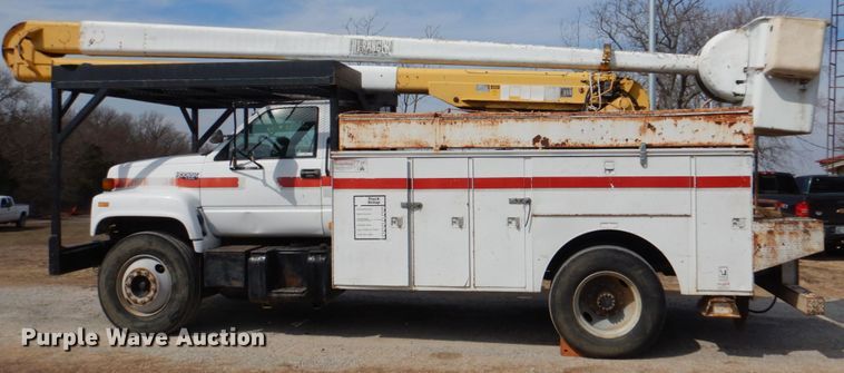 image for item JS9672 1995 Chevrolet Kodiak  bucket truck