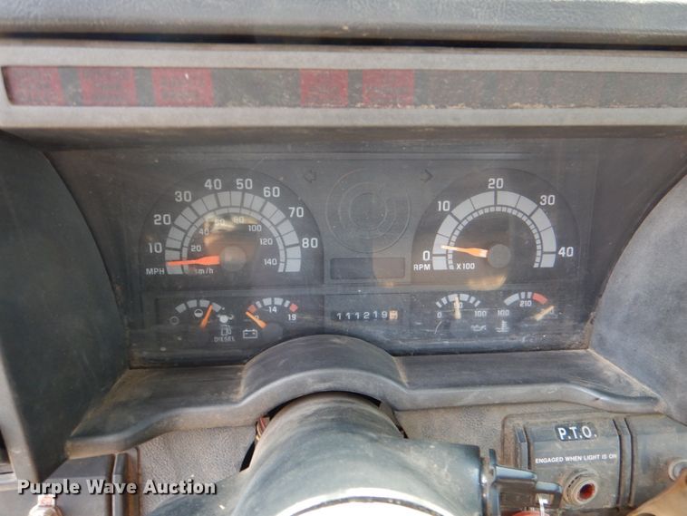 image for item JS9672 1995 Chevrolet Kodiak  bucket truck