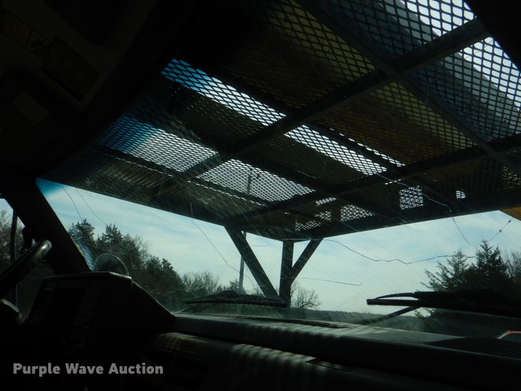 image for item JS9672 1995 Chevrolet Kodiak  bucket truck