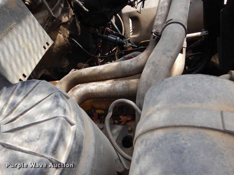 image for item JS9672 1995 Chevrolet Kodiak  bucket truck