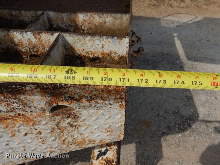 image for item JS9672 1995 Chevrolet Kodiak  bucket truck