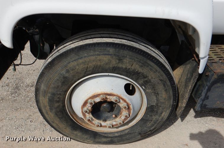 image for item JS9672 1995 Chevrolet Kodiak  bucket truck