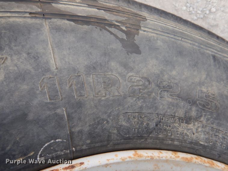 image for item JS9672 1995 Chevrolet Kodiak  bucket truck