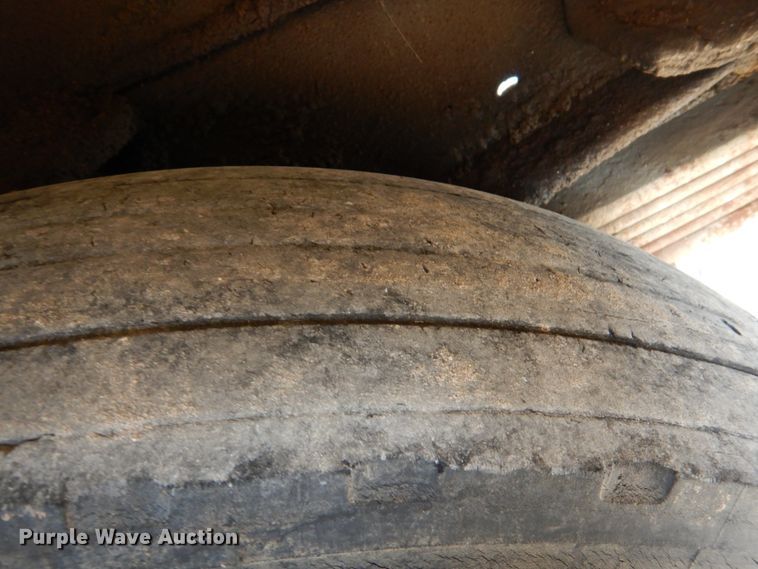 image for item JS9672 1995 Chevrolet Kodiak  bucket truck