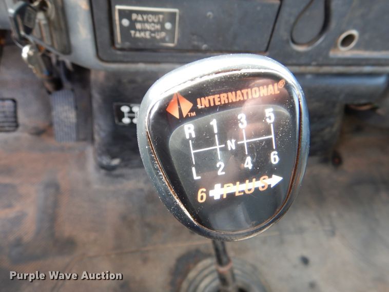 image for item JS9673 2002 International 4300  digger derrick truck