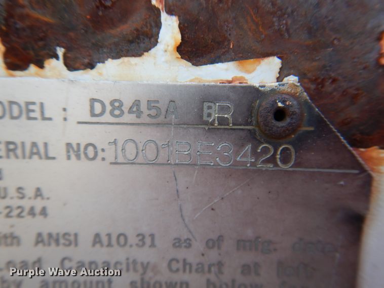 image for item JS9673 2002 International 4300  digger derrick truck