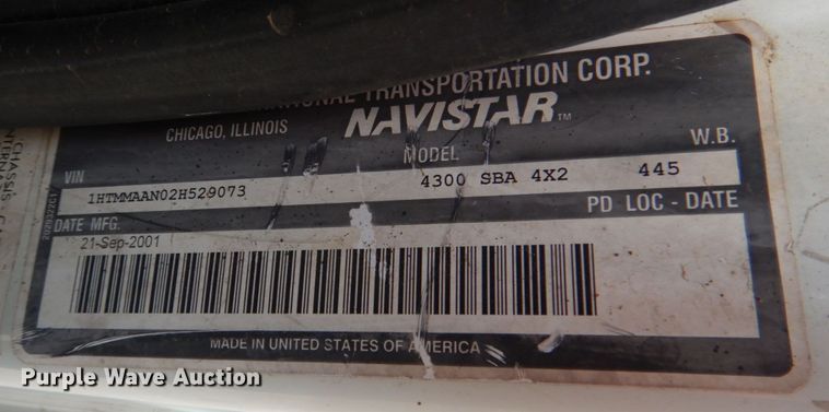 image for item JS9673 2002 International 4300  digger derrick truck