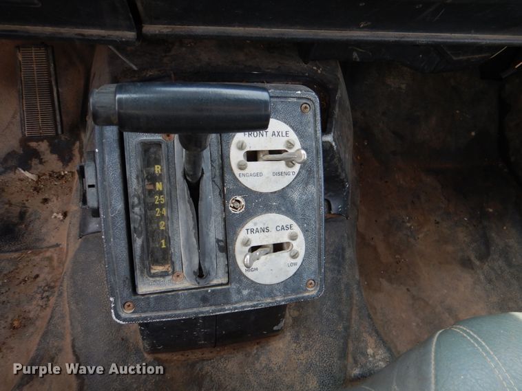 image for item JS9674 1994 GMC TopKick C6500  digger derrick truck