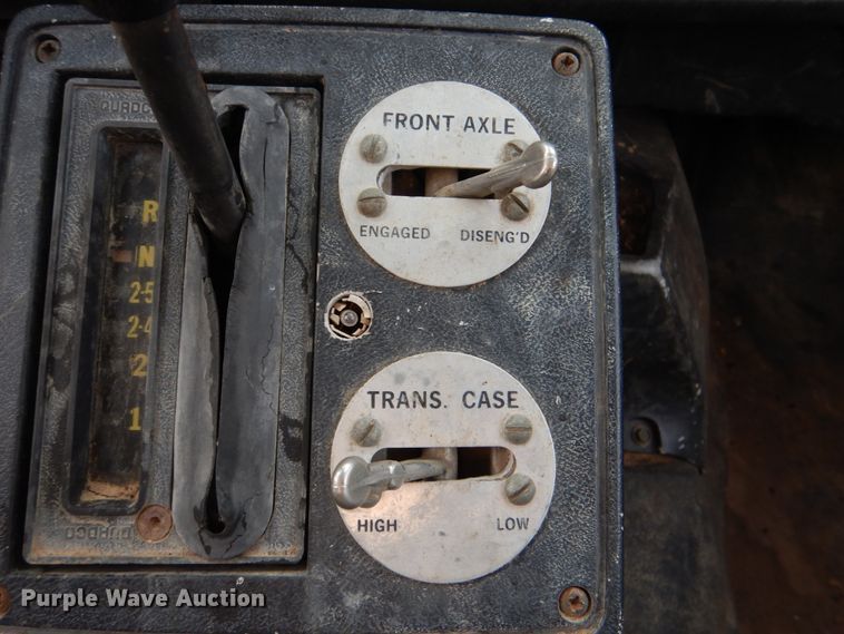 image for item JS9674 1994 GMC TopKick C6500  digger derrick truck