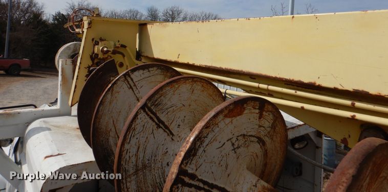 image for item JS9674 1994 GMC TopKick C6500  digger derrick truck