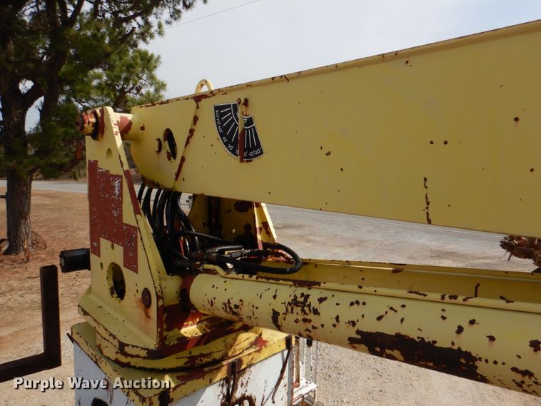 image for item JS9674 1994 GMC TopKick C6500  digger derrick truck