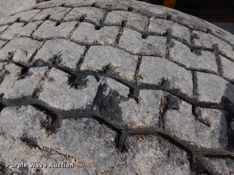 image for item JS9674 1994 GMC TopKick C6500  digger derrick truck