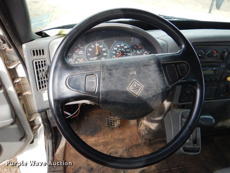 image for item JS9676 2006 International 4300  bucket truck