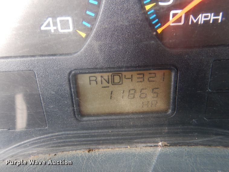 image for item JS9676 2006 International 4300  bucket truck